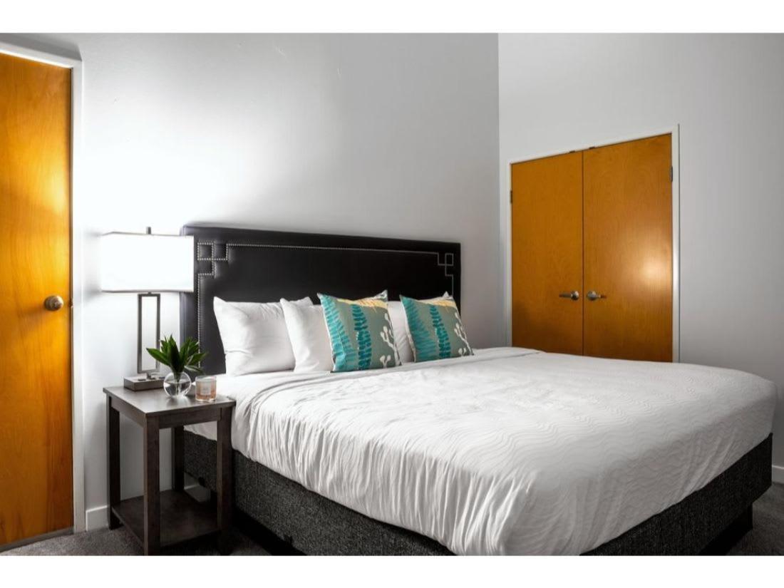 2Br 2Ba In The Block By Cozysuites! Indianapolis Luaran gambar
